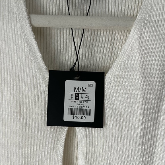 Arden B White Ribbed Keyhole Front Tank - Picture 2 of 3